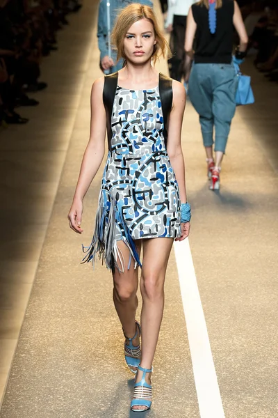 Look 24